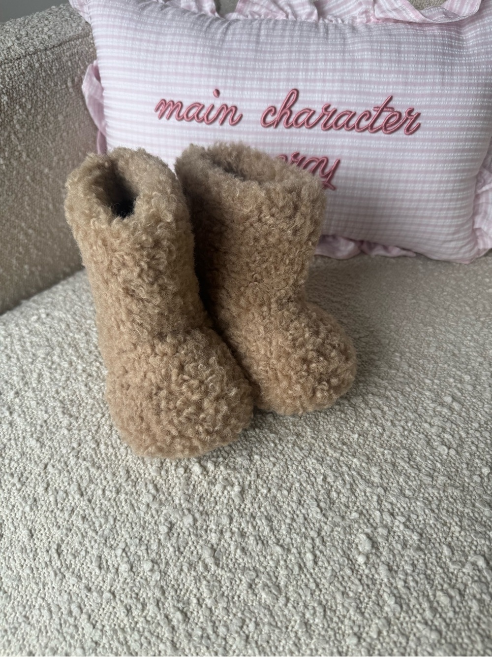 SHEIN Kids Brown Fuzzy Teddy Boots